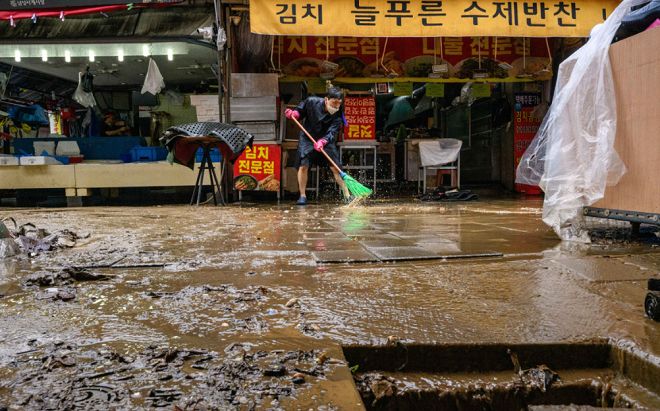 Thủ đô Hàn Quốc thiệt hại nặng nề vì mưa lũ kéo dài những ngày qua