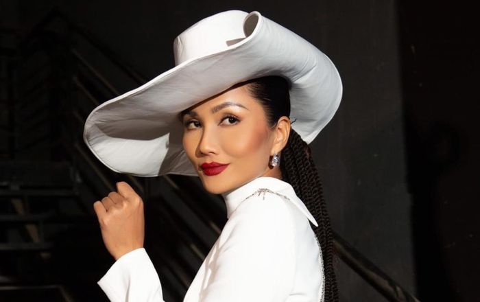 H'Hen Niê lên tiếng khi bị đào lại phát ngôn không dám mua đồ hiệu