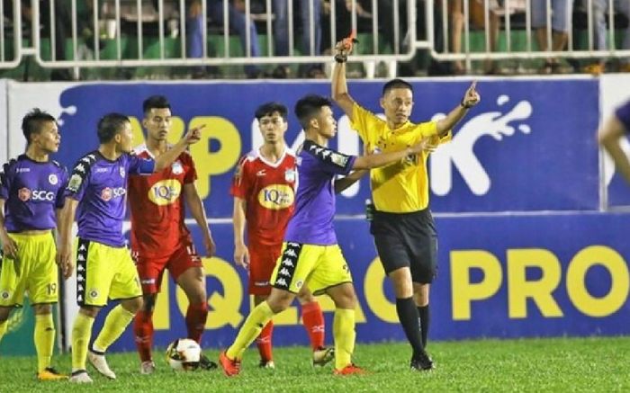 Trận Hà Nội và HAGL thách thức lớn cho trọng tài và trợ lý trọng tài: Đừng sai sót!
