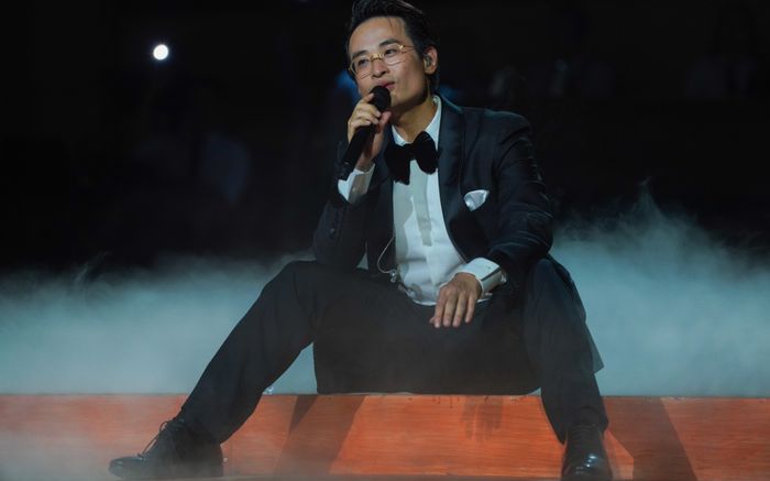 Hòa giọng cùng khán giả trong hit 'Tháng mấy em nhớ anh', Hà Anh Tuấn ngại ngùng khi được tỏ tình