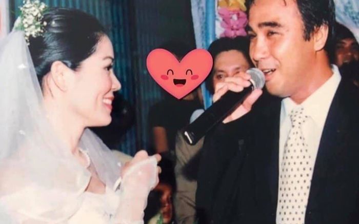 Ảnh cưới 'cực phẩm' 19 năm trước của MC Quyền Linh và bà xã doanh nhân bỗng 'hot trở lại'