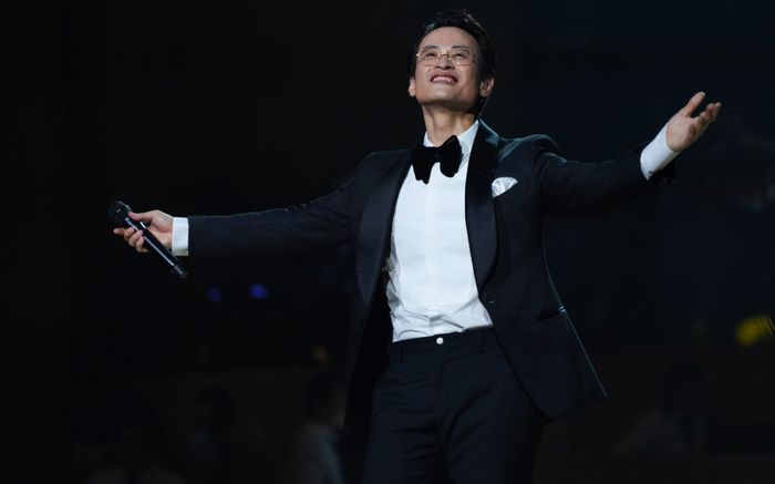 Khán giả trong đêm nhạc của Hà Anh Tuấn: Dành tặng hơn nửa tỷ đồng để giúp đỡ cho trẻ em kém may mắn