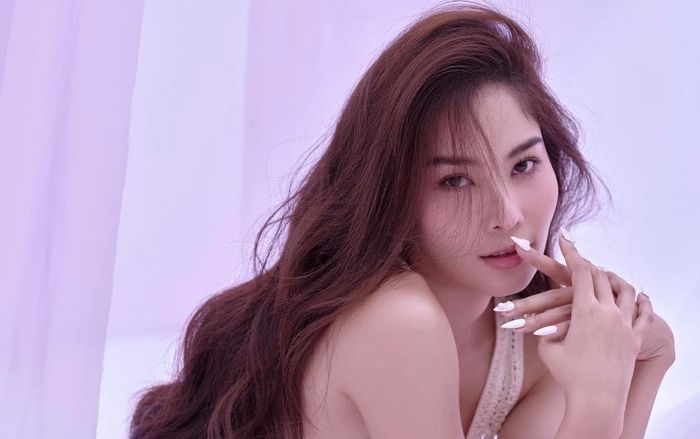 Em gái vừa out top tại Miss World Vietnam, Nam Anh lại tiếp tục thông báo gặp sự cố