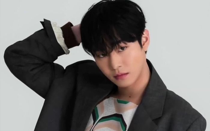 Sau thành công của Hẹn Hò Chốn Công Sở, Ahn Hyo Seop tiếp tục khiến fan tự hào vì hành động này