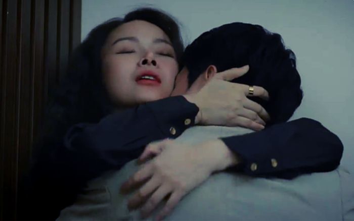 Gara Hạnh Phúc: Bình An sợ hãi khi bị quay lén cảnh ân ái với 'tình già', chỉ tội Quỳnh Kool