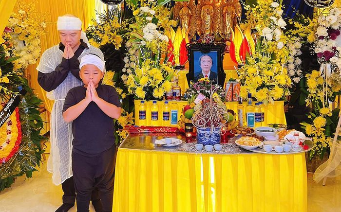 Bố NTK Đỗ Mạnh Cường qua đời, NSND Hồng Vân, Tóc Tiên cùng nhiều sao Việt thương tiếc chia buồn