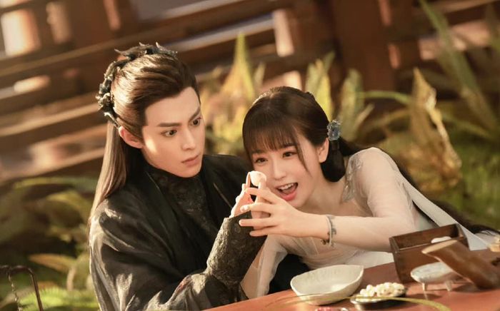 Thương Lan Quyết bùng nổ, netizen dở khóc dở cười vì tìm thấy cả thuốc diệt cỏ đặt theo tên Vương Hạc Đệ