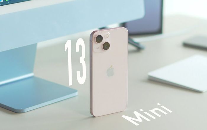 iPhone 13 mini giảm giá 'sốc' những ngày cuối tháng 8
