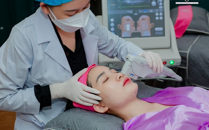 Tìm lại thanh xuân 'ngay và luôn' bằng công nghệ xóa nhăn siêu đa bào