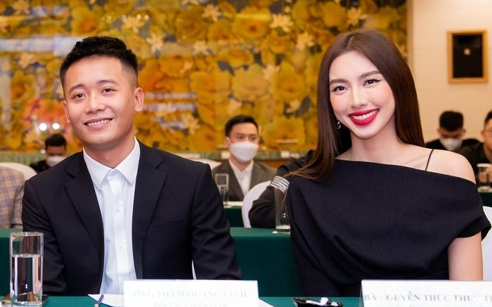 Quang Linh Vlog bất ngờ 'cà khịa' hành động quen thuộc của Thùy Tiên mỗi khi hát hò