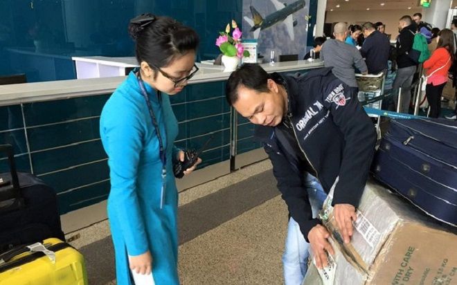 Nam thanh niên gặp rắc rối vì mang phèn chua trị 'hôi nách' lên máy bay