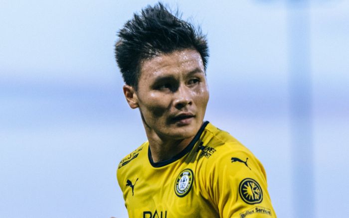 HLV Pau mắng Quang Hải và các đồng đội: Không xấu hổ thì hãy đổi nghề đi