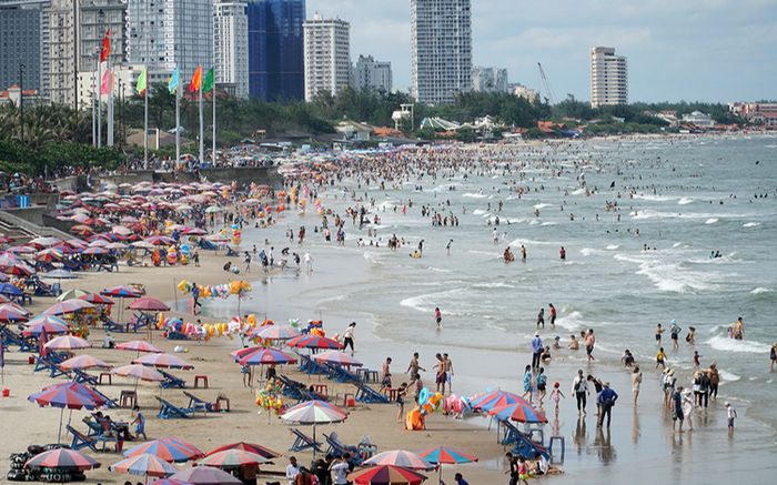 Bà Rịa - Vũng Tàu kín phòng khách sạn, du khách đông nghẹt trong dịp lễ 2/9