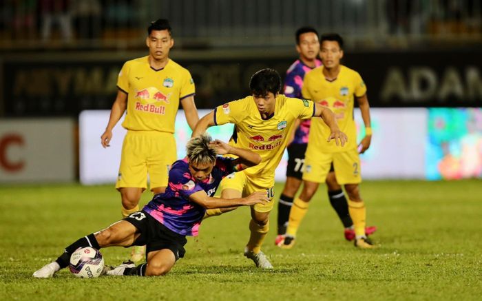 Nhận bàn thua lãng xẹt, HAGL đánh rơi chiến thắng trước Sài Gòn FC