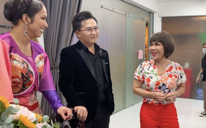 Việt Hương nói lý do giao trang phục Chí Tài cho Lộ Lộ, chuẩn bị làm lễ tưởng niệm cho nhạc sĩ Lam Phương