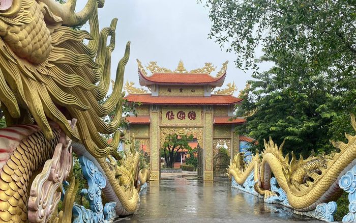 Nhà thờ Tổ của Hoài Linh 'cửa đóng then cài', có 'quy tắc ngầm' dành cho nghệ sĩ dịp Giỗ Tổ sân khấu