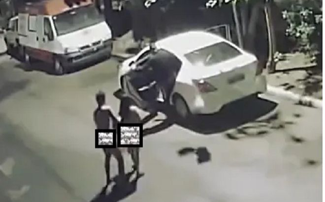 Đang 'vui vẻ' trong ô tô, đôi tình nhân bàng hoàng vì gặp cướp
