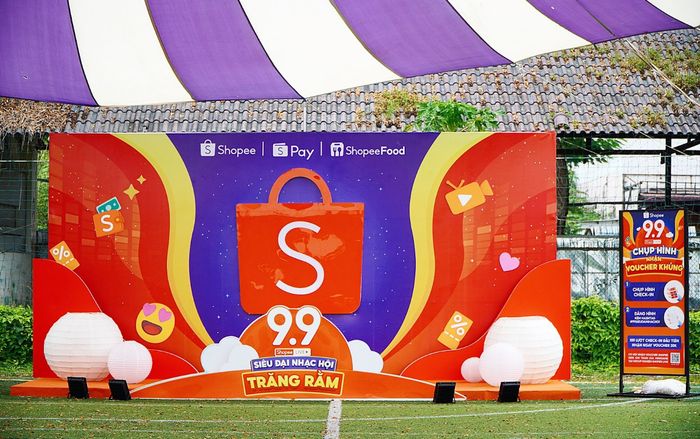 Fan Cần Thơ sẵn sàng 'cháy' hết cỡ với sân chơi săn quà cực đỉnh và dàn nghệ sĩ đình đám của Siêu Đại Nhạc Hội Trăng Rằm