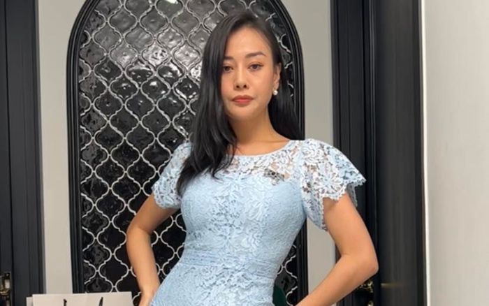 Phương Oanh diện váy bó sát, khéo khoe vòng 2 phẳng lỳ hậu nghi vấn mang bầu