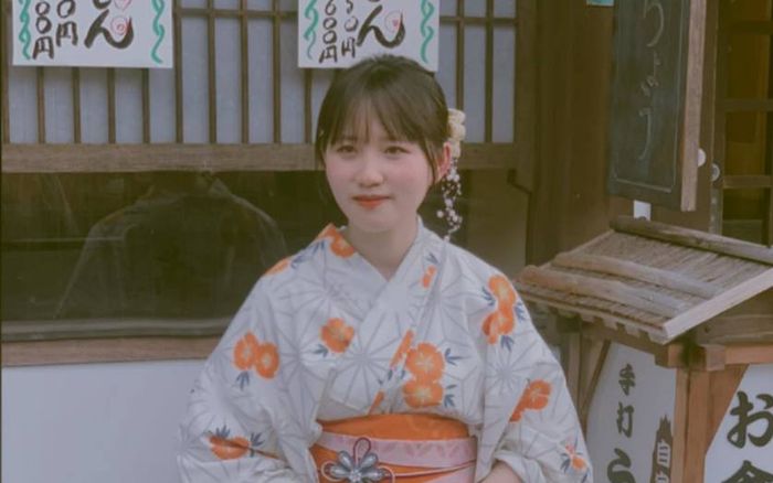 Chị gái Quang Linh Vlog lộ diện, nhan sắc cực phẩm khiến nhiều người thi nhau nhận làm 'chồng'