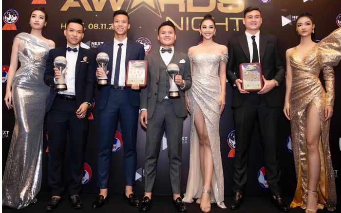 Đừng để 'mác' tuyển thủ bị rơi vào cảnh trớ trêu như... chuyện ra ngõ gặp Hoa hậu