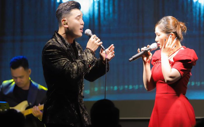 Màn song ca giữa Lương Bích Hữu và Ưng Hoàng Phúc bản hit 18 năm trước khiến ai cũng bồi hồi!