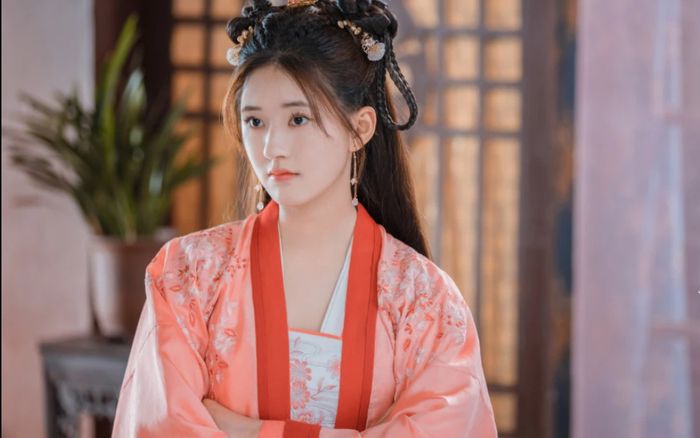 Nổi lên nhờ đóng phim cổ trang thế nhưng Triệu Lộ Tư vẫn bị chê thảm vì điều này