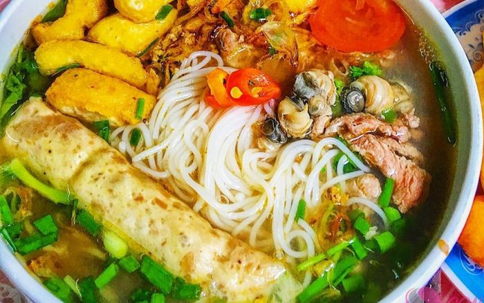 Bún riêu Hà Nội và Sài Gòn - sự khác nhau giữa ẩm thực hai miền