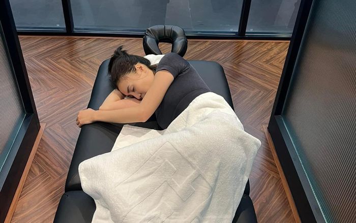 Ninh Dương Lan Ngọc tiết lộ 'không còn sức, suy sụp bước đi không nổi', chuyện gì đây?