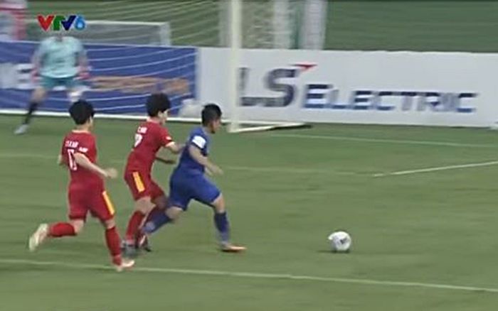 Cựu còi vàng Dương Mạnh Hùng: Trọng tài bắt sai lạ lùng như thế, liệu có phục vụ cho ai không?