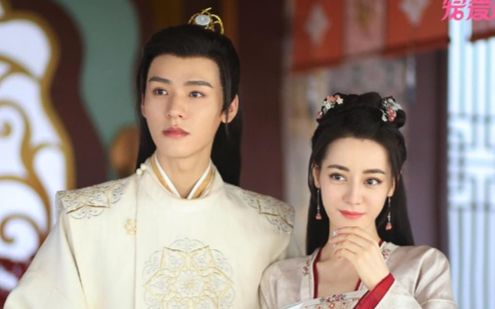 Học đòi Nhậm Gia Luân dùng giọng gốc nhưng Địch Lệ Nhiệt Ba lại được ủng hộ nhiệt tình