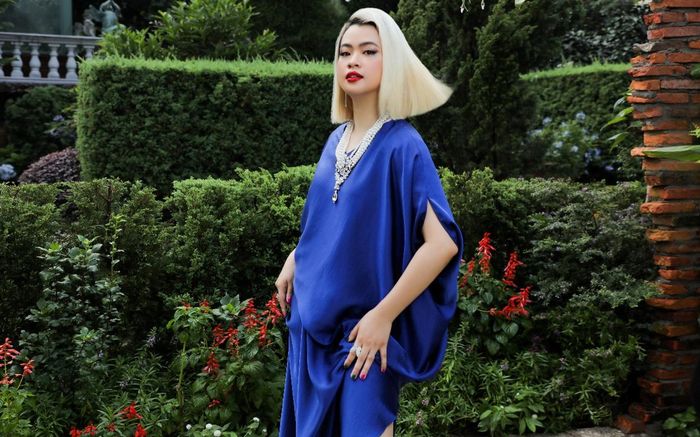 Đẳng cấp thương hiệu VROSA của 'phù thuỷ' thời trang Vũ Tường Vi