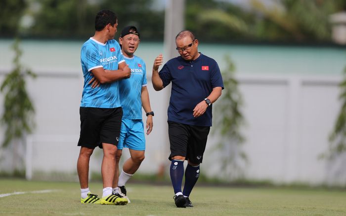 Ông Park đi do thám Thái Lan và Malaysia