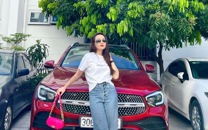 Bảo Thanh lại tậu xe hơi 5 tỷ, khối tài sản 'khủng' thế nào ở tuổi 32?