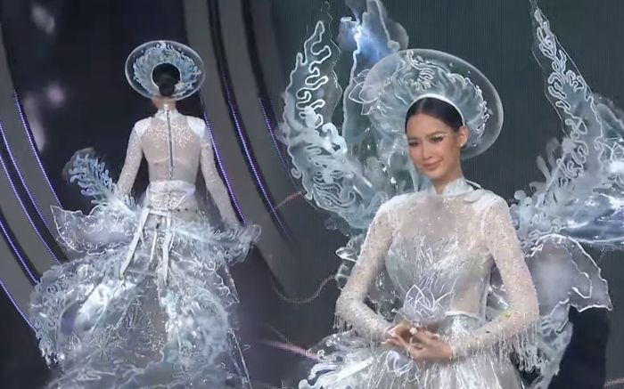 Á hậu Bảo Ngọc gặp sự cố khi diễn trang phục dân tộc và pha xử lý đẳng cấp đáng khen