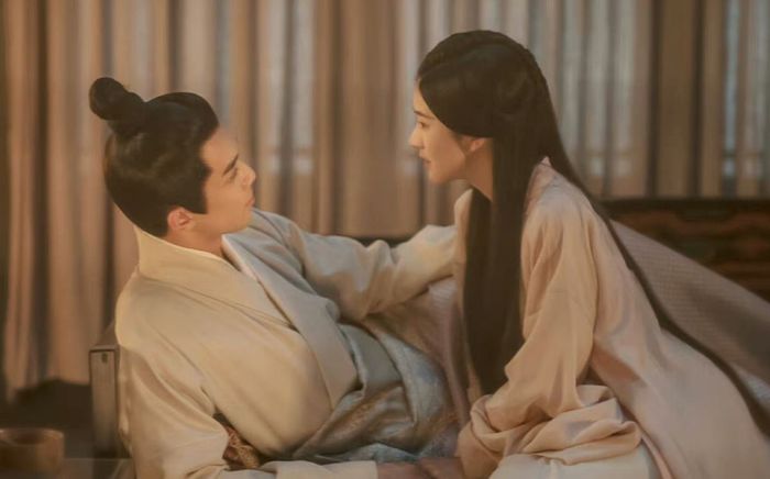 Triệu Lộ Tư 'trượt tay' nhấn thích bài viết couple Tinh Hán Xán Lạn, lần này lại bất ngờ được bênh vực