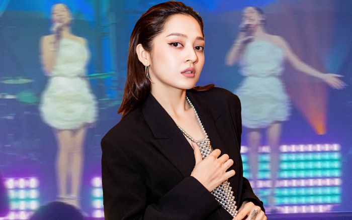 Bảo Anh hát mashup 2 bản hit đình đám tại sân khấu nước ngoài: Sắc vóc thăng hạng, giọng hát thế nào?