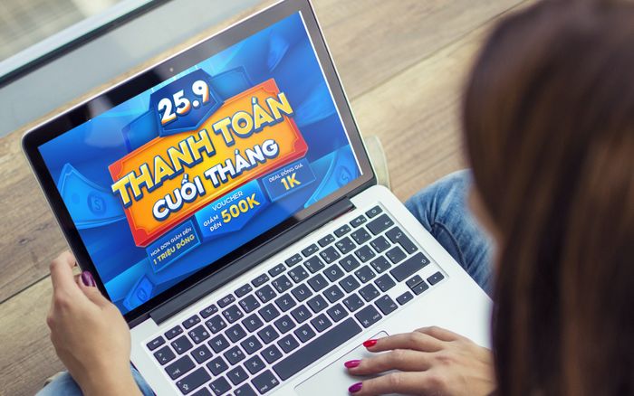 Giới trẻ ngày nay và câu chuyện chi tiêu khi lương về