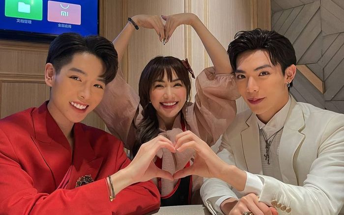 Sau Hòa Minzy, Erik cũng xuất hiện trong MV mới của Đức Phúc với vai diễn 'có như không có'