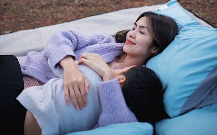 Chưa đầy 1 tuổi, quý tử nhà Hà Tăng đã thành thạo việc này khiến dân tình 'mắt tròn, mắt dẹt'