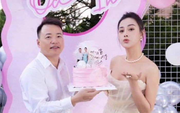Phương Oanh bất ngờ xóa ảnh chụp chung với Shark Bình trên trang cá nhân, chuyện gì đang xảy ra?