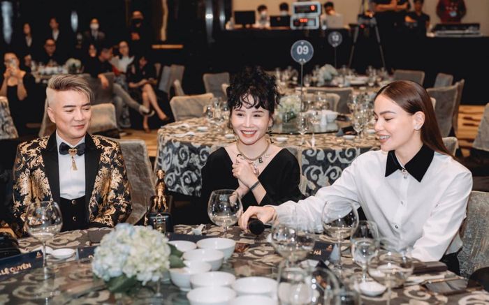 Hà Hồ thẳng tay 'gạt bỏ' Lệ Quyên trên trang cá nhân