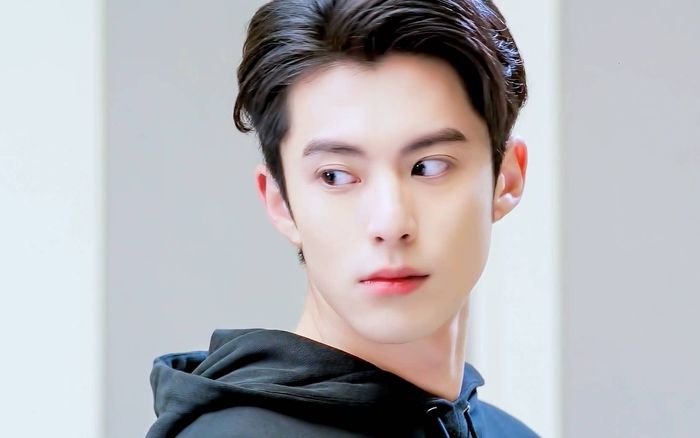 Vương Hạc Đệ khiến dân tình chết lặng vì khoảnh khắc ở bẩn, cực mất vệ sinh