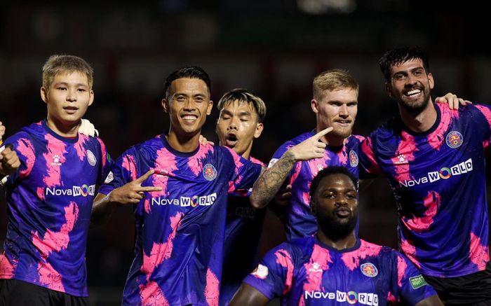 Thua Sài Gòn 0-2, TPHCM xuống đáy bảng