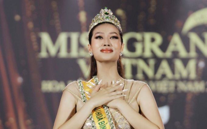 Hoa hậu Đoàn Thiên Ân: Làm đủ nghề để trang trải học phí, vừa tất bật việc học vừa chăm bố bệnh nặng