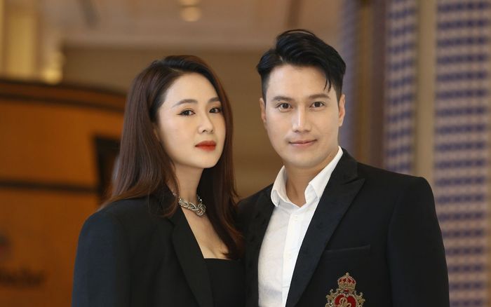 Hồng Diễm - Việt Anh: Người từng trượt đại học, người 40 tuổi vẫn lọ mọ chuyện đèn sách