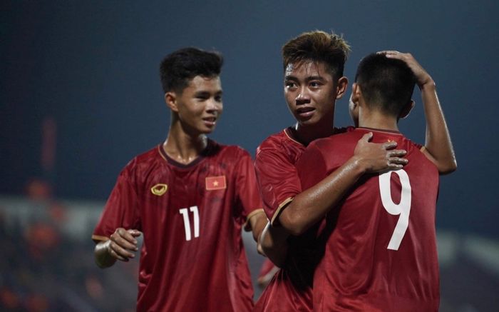 Việt Nam xuất sắc lấy ngôi đầu của Thái Lan một cách thuyết phục