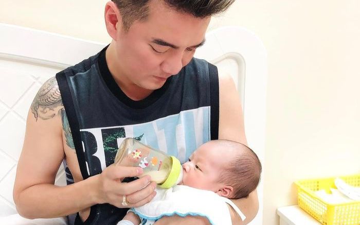 Cảm động cảnh 'gà trống nuôi con' của Đàm Vĩnh Hưng: Từng đi xin sữa mẹ cho bé Polo Huỳnh