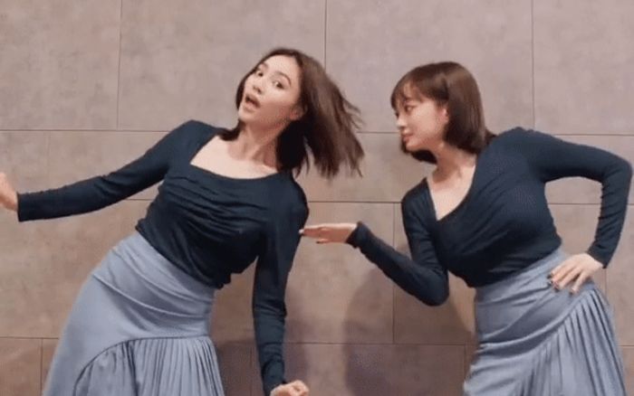 Ninh Dương Lan Ngọc nắm tay Kaity Nguyễn nhảy nhót: Động tác lạ lùng, biểu cảm khiến fan 'cười ngất'