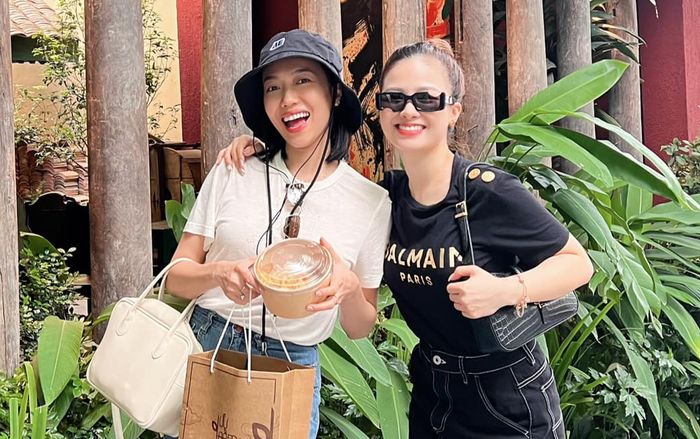 Một nữ ca sĩ từ chối thẳng thừng khi được Diệu Nhi muốn 'nhả vía' bằng hoa cưới